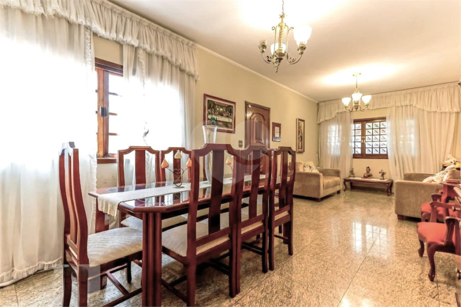Sobrado à venda com 4 quartos, sendo 1 suíte, em Vila Nova Mazzei, São Paulo, SP
