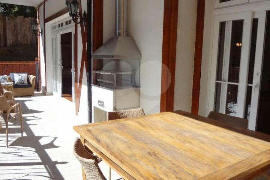 Duplex à venda com 6 suítes no Centro, Campos do Jordão, SP