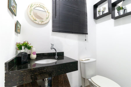 Casa à venda com 3 quartos, sendo 1 suíte, no condomínio Orquideas, São Paulo - SP