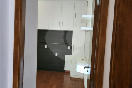 Apartamento à venda com 3 quartos, sendo 1 suíte, em Jardim dos Manacás, Araraquara, SP