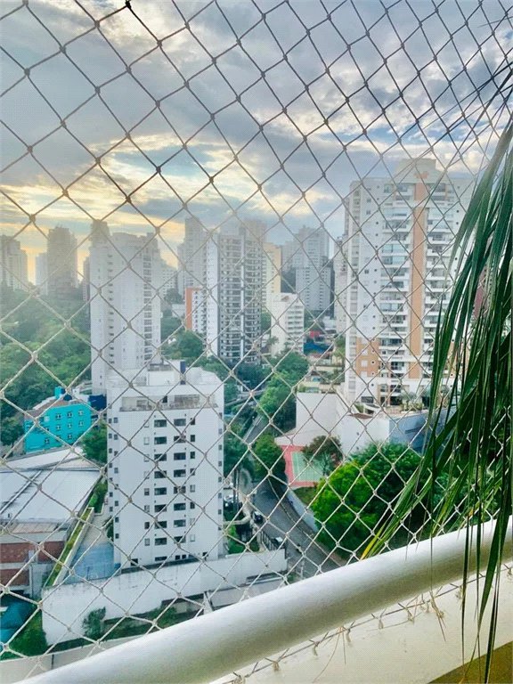 Apartamento à venda ou para alugar com 3 quartos, sendo 2 suítes,  em Vila Suzana, São Paulo, SP