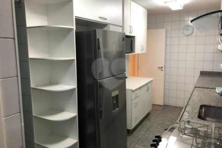 Apartamento à venda com 3 quartos, sendo 2 suítes,  em Paraíso do Morumbi, São Paulo, SP