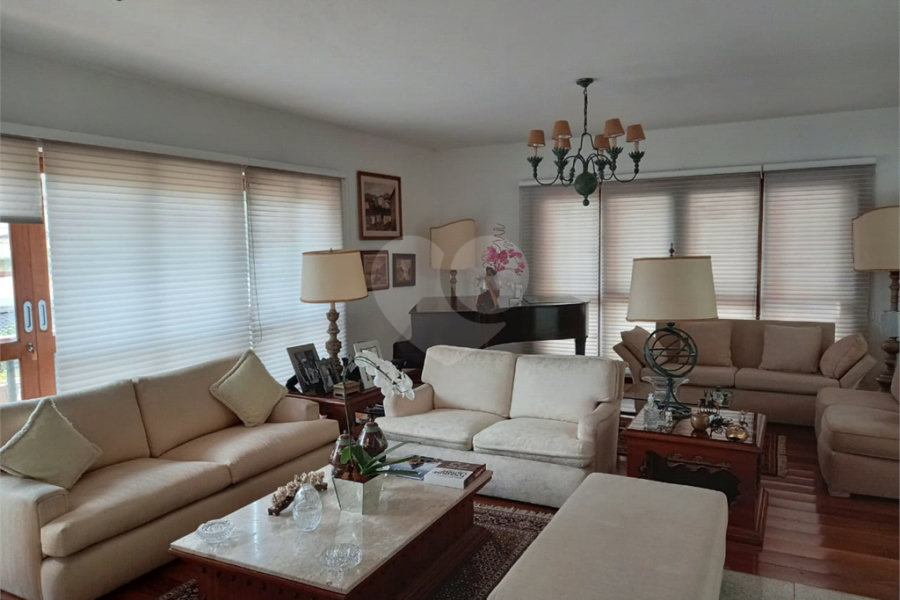 Casa à venda com 5 quartos, sendo 4 suítes,  em Santana, São Paulo, SP