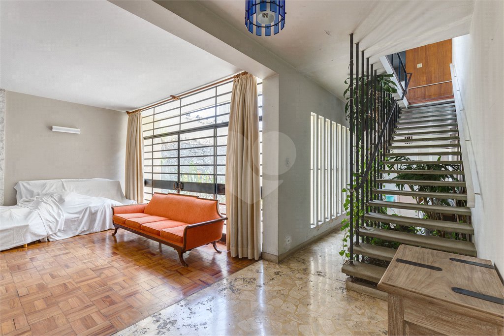 Sobrado à venda com 5 quartos, sendo 2 suítes, em Brooklin, São Paulo, SP