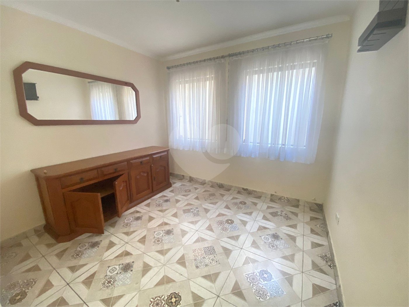 Sobrado à venda com 3 quartos, sendo 1 suíte, em Tremembé, São Paulo, SP