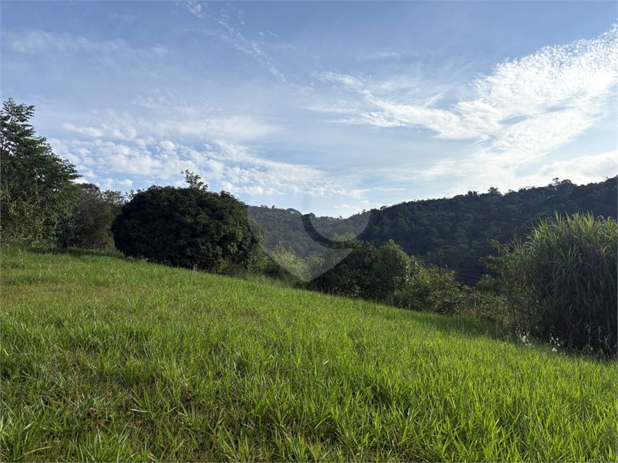 Sítio à venda com 3 quartos, sendo 1 suíte, no Centro, Guararema, SP