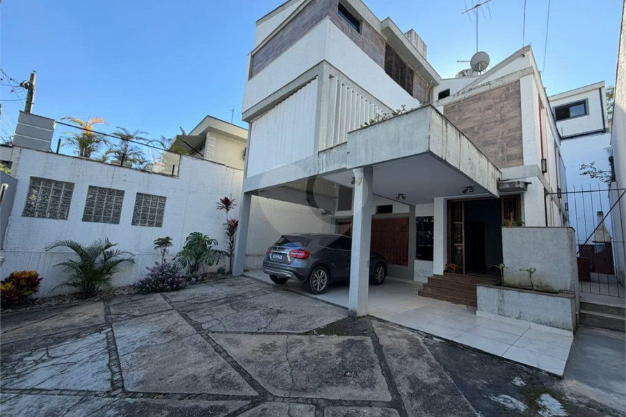 Casa à venda com 3 suítes em Jardim França, São Paulo, SP