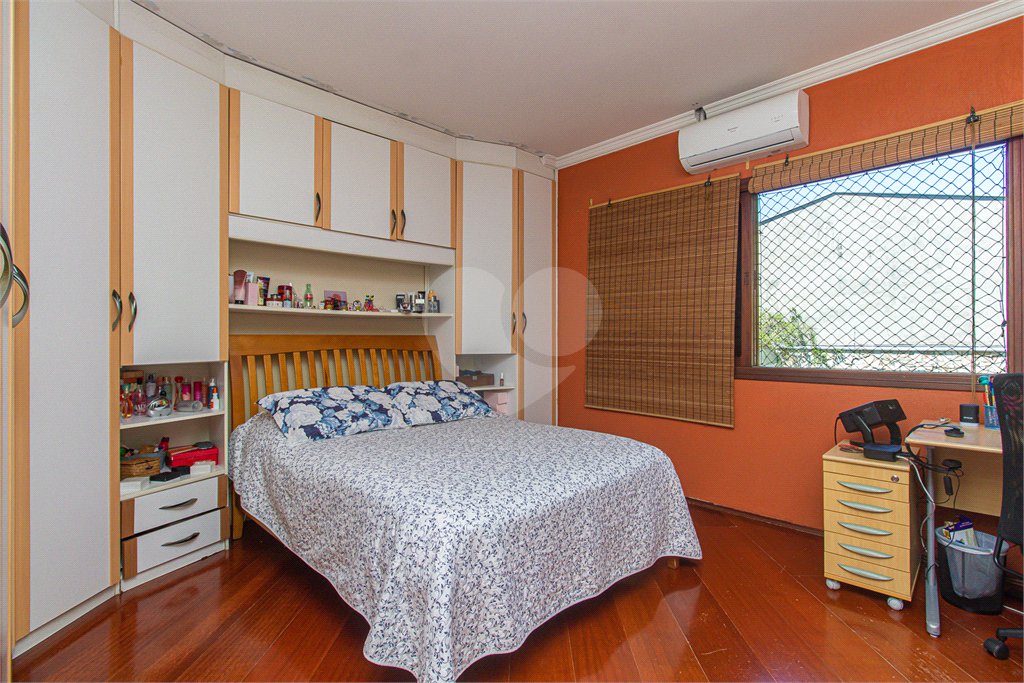 Casa à venda com 3 suítes em Jardim Prudência, São Paulo, SP