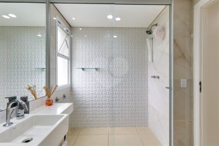 Apartamento à venda com 4 suítes em Jardim Marajoara, São Paulo, SP