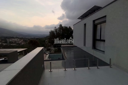 Casa à venda com 3 suítes no condomínio Lá Reserva Atibaia, Atibaia - SP
