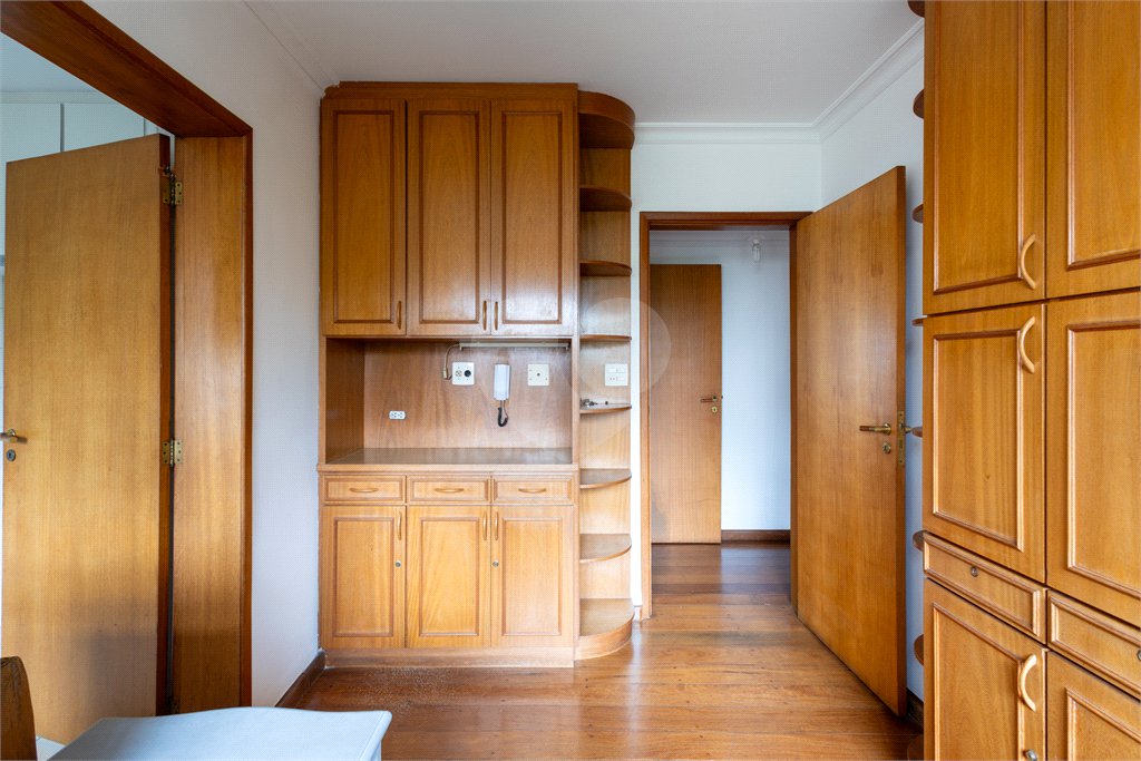 Apartamento à venda com 4 quartos, sendo 3 suítes,  em Jardim Monte Kemel, São Paulo, SP