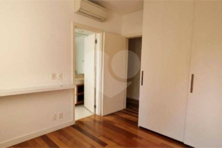 Apartamento à venda com 3 suítes em Vila Mariana, São Paulo, SP