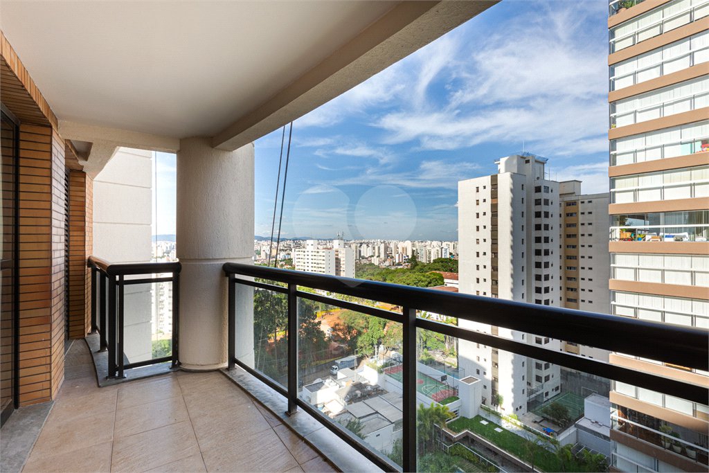 Apartamento à venda com 3 suítes em Alto da Lapa, São Paulo, SP
