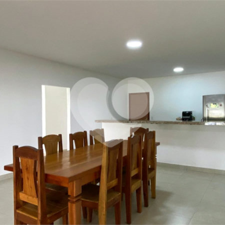 Casa à venda com 4 quartos, sendo 3 suítes, em Taperapuan, Porto Seguro, BA