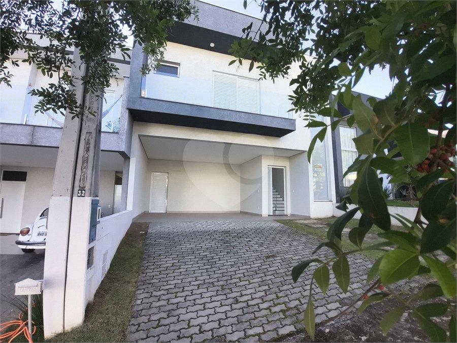 Casa à venda com 3 suítes no condomínio Terras de São Francisco, Sorocaba - SP