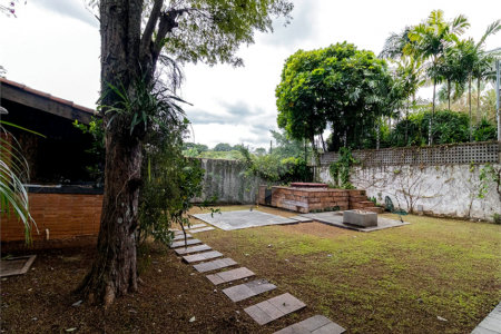Casa à venda com 3 quartos, sendo 2 suítes, em Alto de Pinheiros, São Paulo, SP