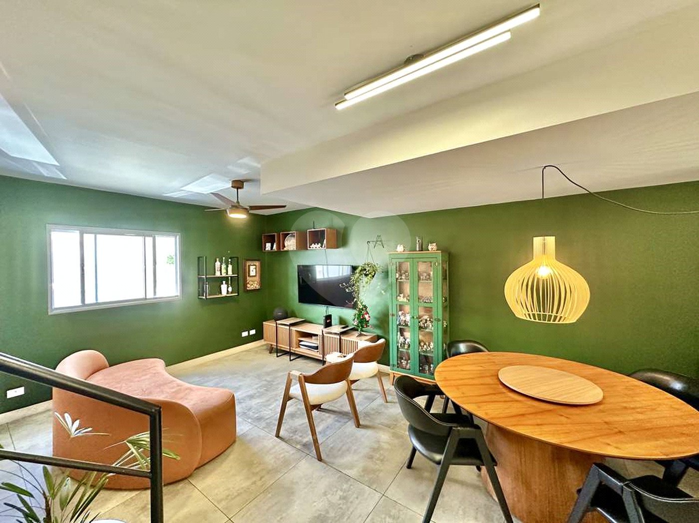 Casa à venda com 3 quartos, sendo 1 suíte, no condomínio Villaggio Viana, Cotia - SP