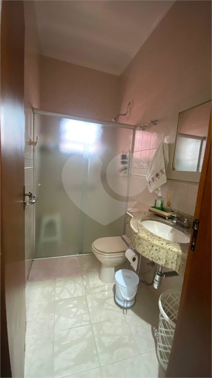 Casa à venda com 3 quartos, sendo 2 suítes, no condomínio Residencial Jardim Altos de Suzano, Suzano - SP