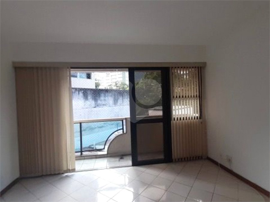 Apartamento à venda com 3 quartos, sendo 1 suíte,  em Lagoa, Rio de Janeiro, RJ