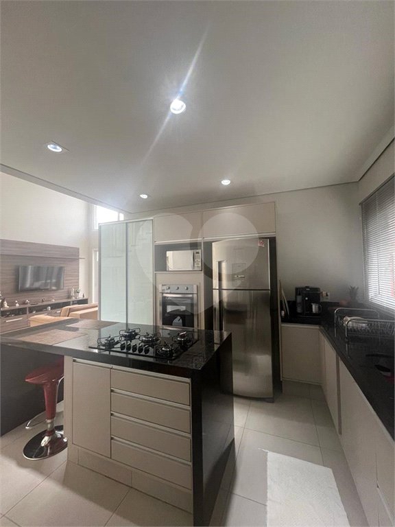 Casa à venda com 3 suítes no condomínio Residencial Terra Nobre, Indaiatuba - SP