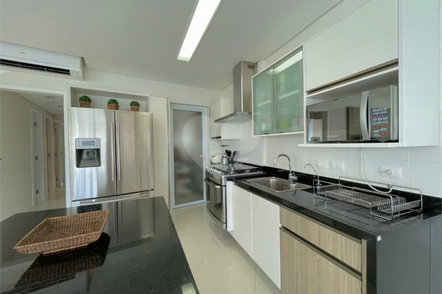 Apartamento à venda com 3 suítes em Riviera de São Lourenço, Bertioga, SP