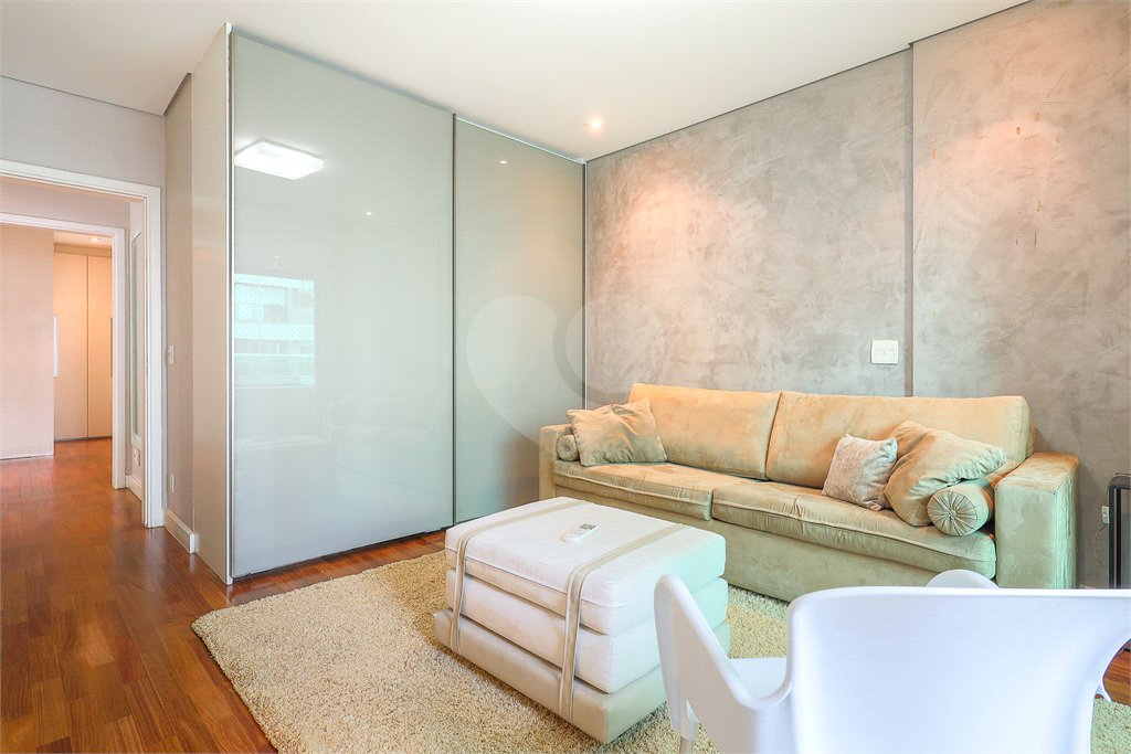 Apartamento à venda com 4 suítes,  em Jardim Paulistano, São Paulo, SP