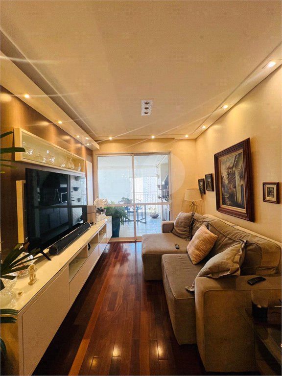 Apartamento à venda com 3 quartos, sendo 1 suíte, em Alto da Boa Vista, São Paulo, SP