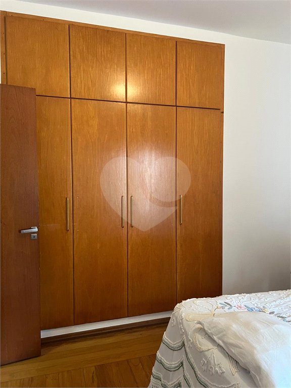 Casa à venda com 3 quartos, sendo 1 suíte, em Vila Mariana, São Paulo, SP