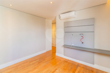 Apartamento à venda com 3 suítes em Granja Julieta, São Paulo, SP