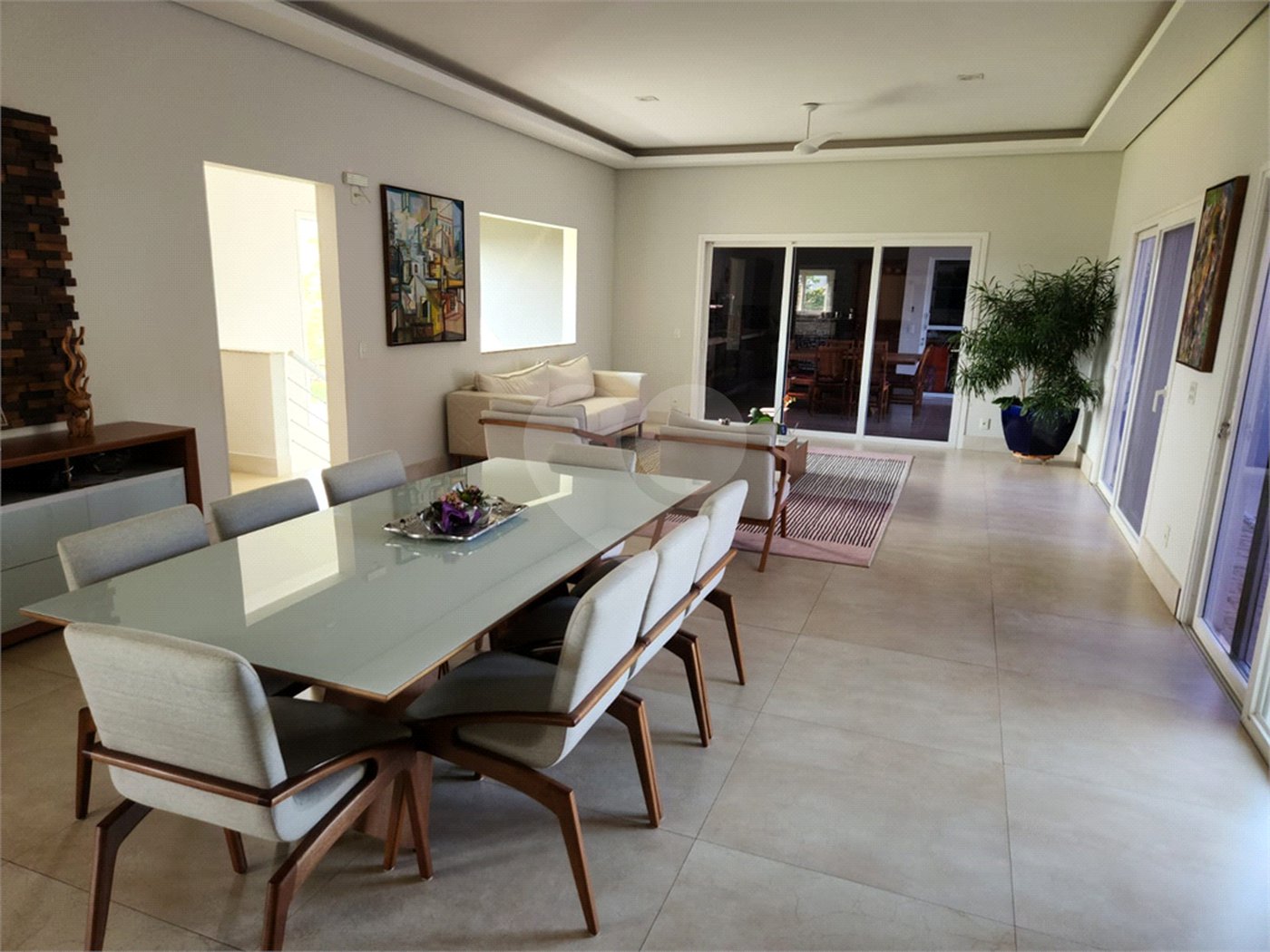 Casa à venda com 4 quartos, sendo 3 suítes, no condomínio Terras de Mont Serrat, Salto - SP