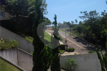 Casa à venda com 3 quartos, sendo 2 suítes,  no condomínio Vale do Sol, Bom Jesus dos Perdões - SP
