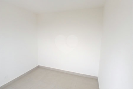 Apartamento à venda com 2 quartos em Vila dos Remédios, São Paulo, SP