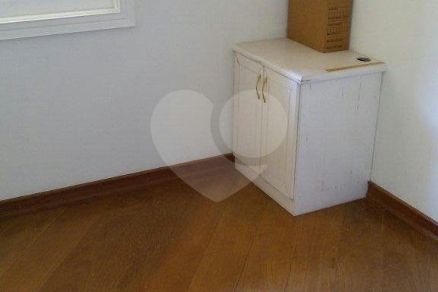 Casa à venda ou para alugar com 4 suítes no condomínio Chácara Francesa, São Paulo - SP