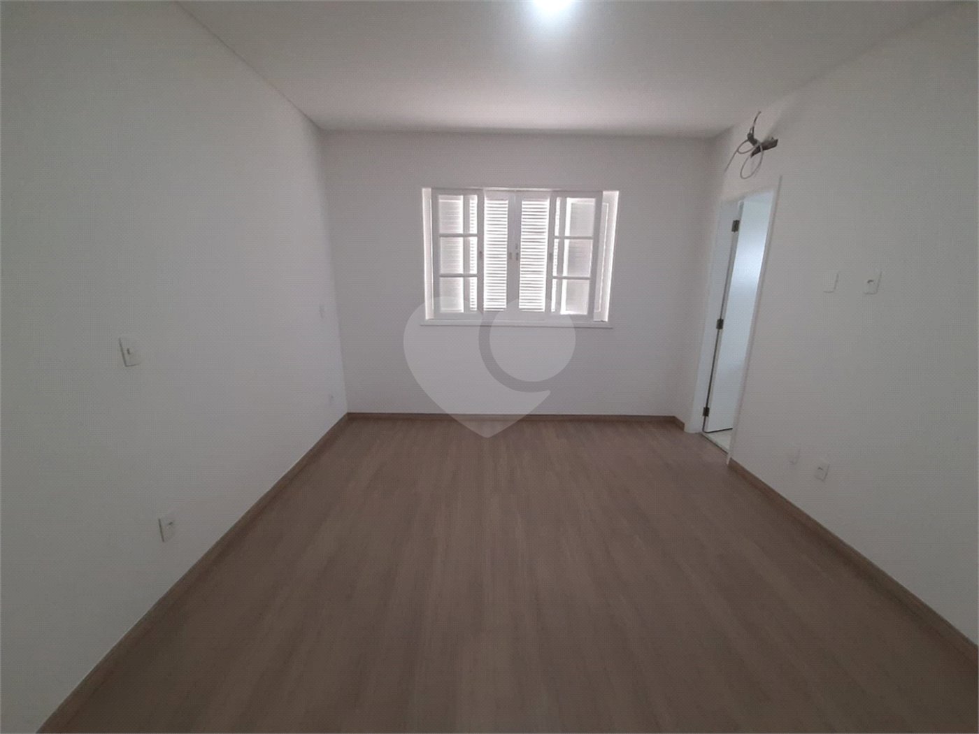 Sobrado à venda com 4 quartos, sendo 3 suítes, em Vila Paulicéia, São Paulo, SP