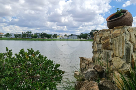 Casa à venda com 3 quartos, sendo 1 suíte, no condomínio Ibiti Royal Park, Sorocaba - SP