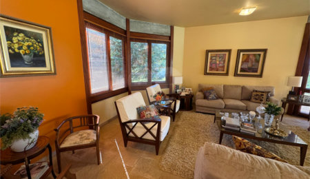 Casa à venda com 7 quartos, sendo 3 suítes,  em Jardim Colombo, Itapetininga, SP