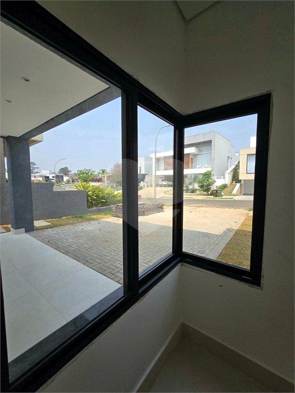 Casa à venda com 4 quartos, sendo 3 suítes, no condomínio Alphaville Nova Esplanada 4, Votorantim - SP