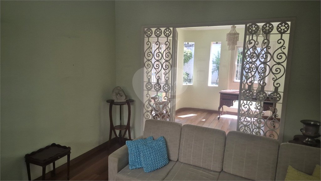Casa à venda com 4 quartos, sendo 3 suítes,  no condomínio Chácara das Rosas, São Paulo - SP