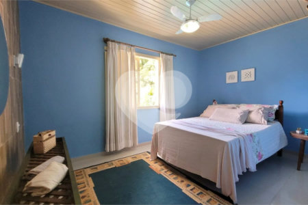 Casa à venda com 4 quartos, sendo 2 suítes, no Centro, Santa Cruz Cabrália, BA