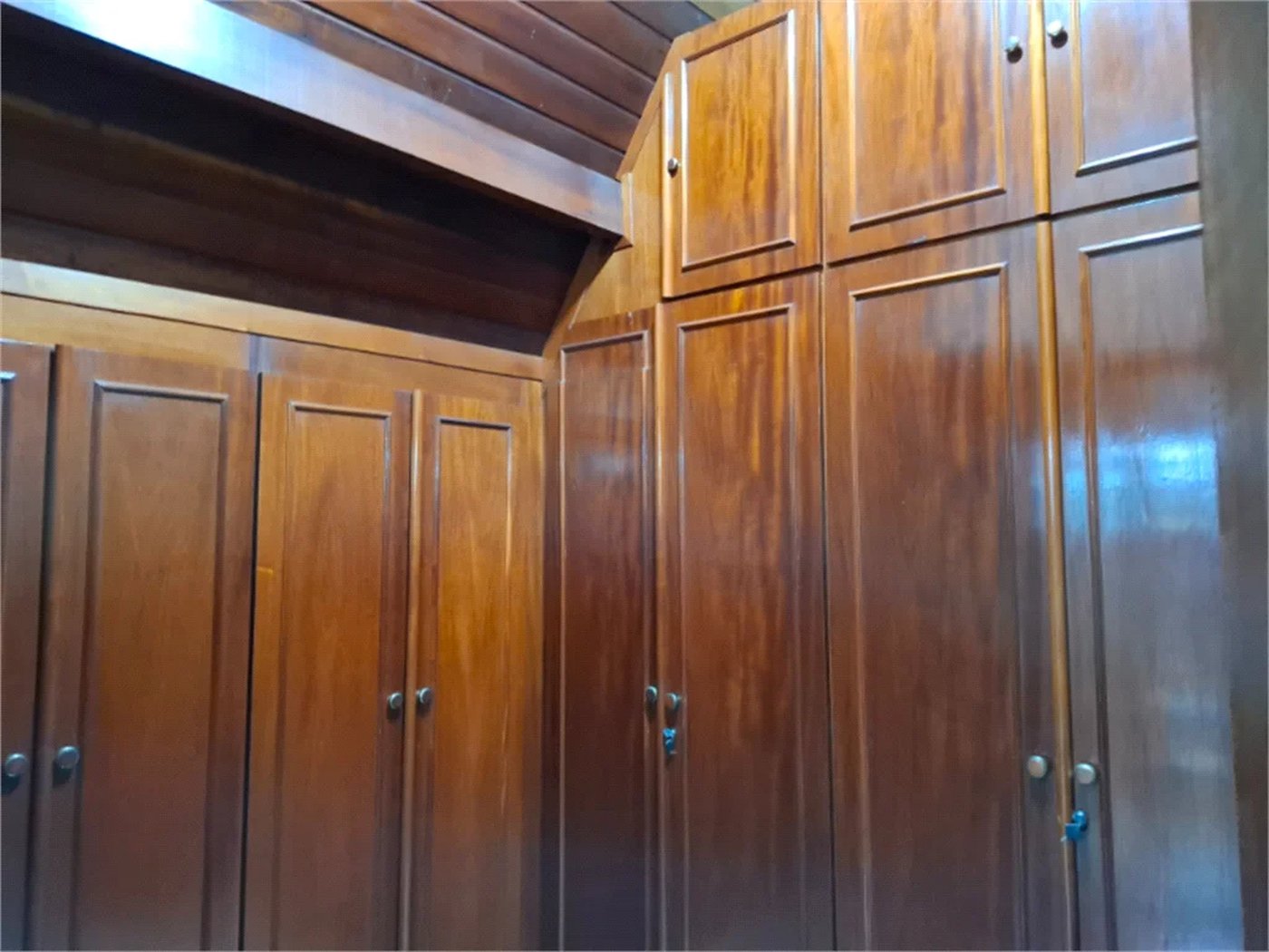 Sobrado à venda com 4 quartos, sendo 2 suítes, em Jardim Leonor, São Paulo, SP