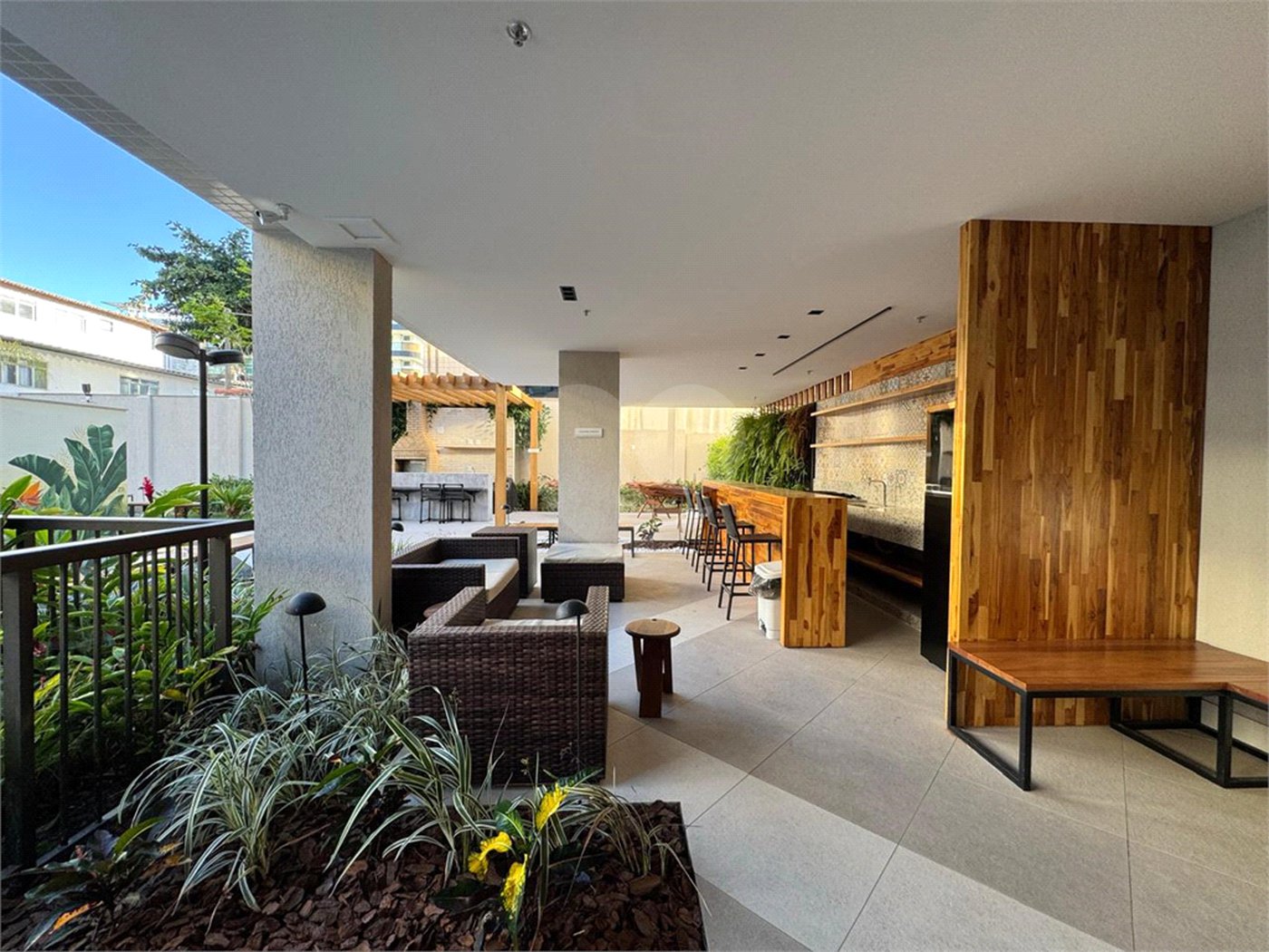 Apartamento à venda com 3 quartos, sendo 1 suíte, em Vila Nova, Cabo Frio, RJ