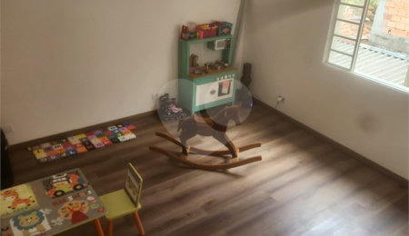 Sobrado à venda com 4 quartos, sendo 1 suíte,  em Tremembé, São Paulo, SP