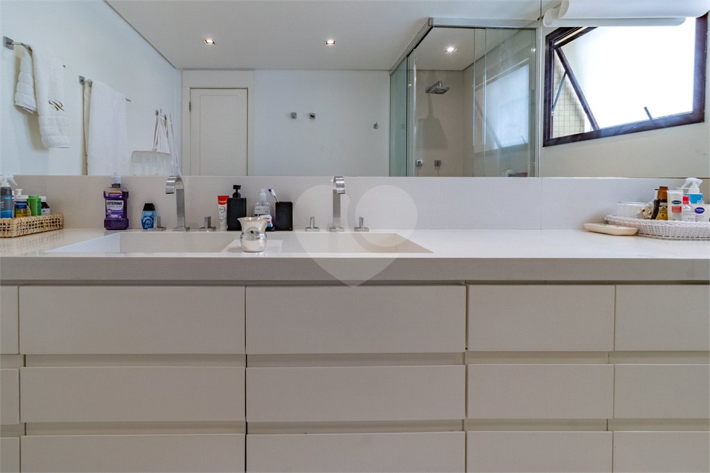 Apartamento à venda com 4 quartos, sendo 3 suítes, em Santa Cecília, São Paulo, SP
