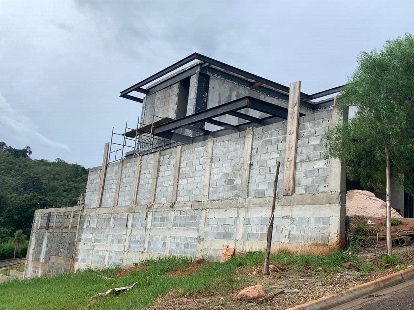 Terreno à venda com 4 quartos, sendo 5 suítes,  no condomínio Quintas da Boa Vista, Atibaia - SP