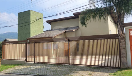 Casa à venda com 3 suítes no condomínio Alpes da Cantareira, Mairiporã - SP