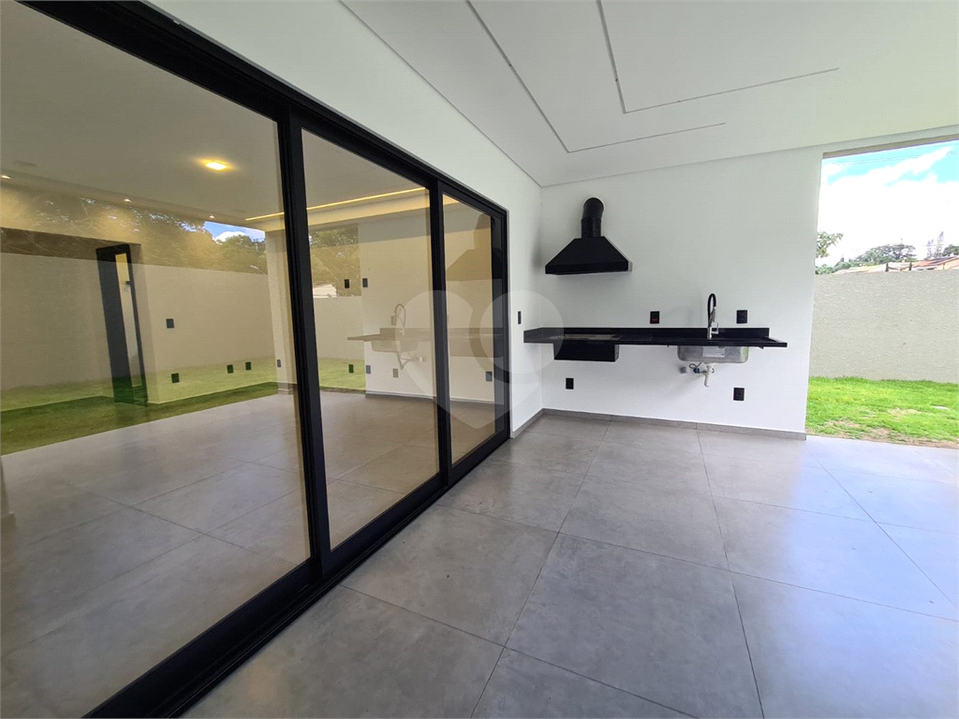 Casa em condomínio à venda com 3 suítes em Vila Santista, Atibaia, SP