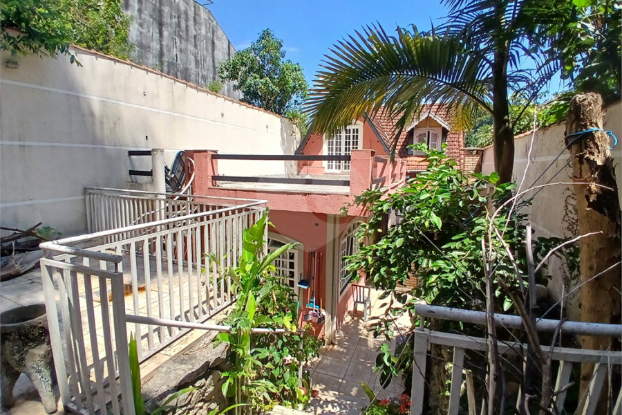 Sobrado à venda com 8 quartos, sendo 2 suítes, em Tremembé, São Paulo, SP