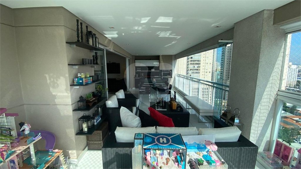 Apartamento à venda com 3 suítes em Vila Romana, São Paulo, SP