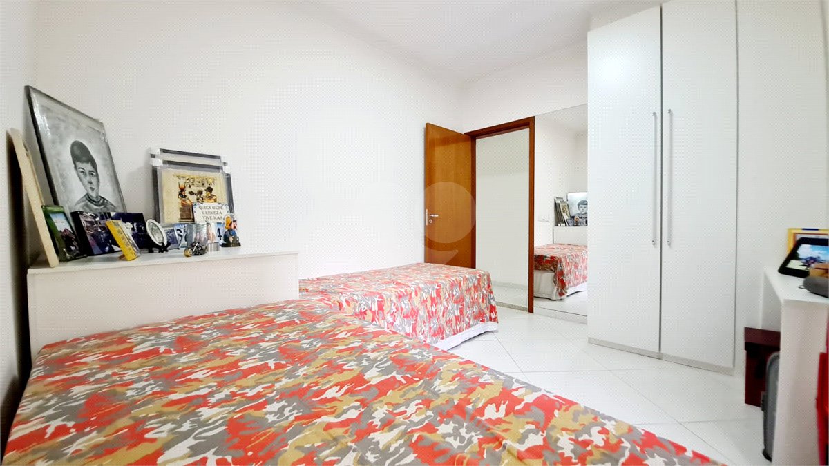 Sobrado à venda com 3 quartos, sendo 1 suíte,  em Jardim Leocádia, Sorocaba, SP