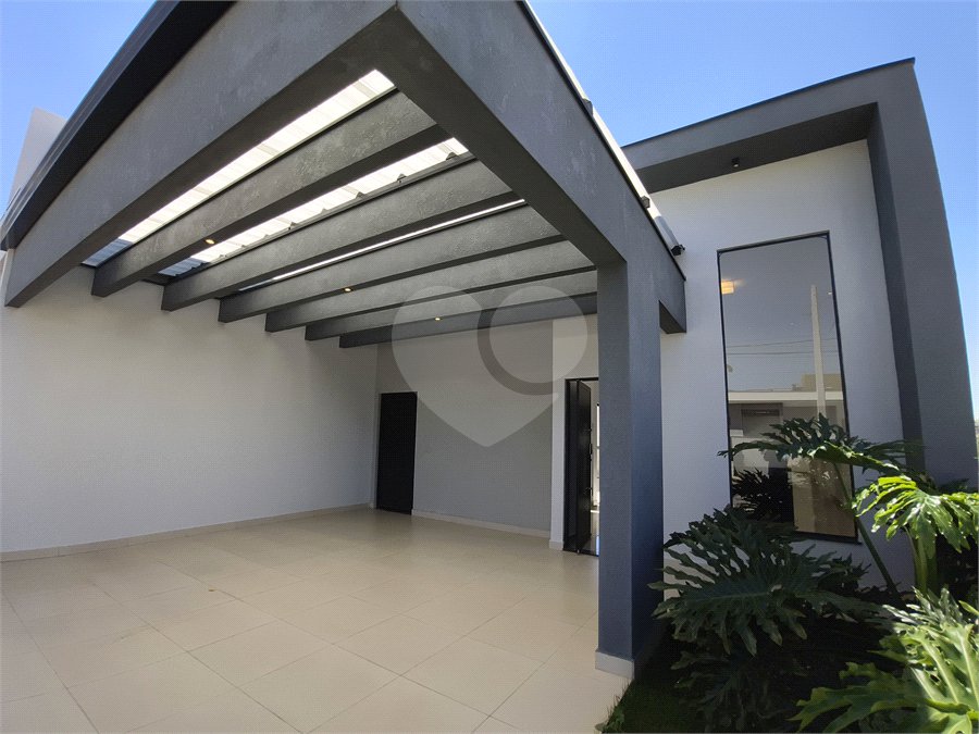 Casa à venda ou para alugar com 3 quartos, sendo 1 suíte, no condomínio Condomíno Helena Maria, Sorocaba - SP